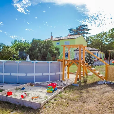 Mit Privatpool Fuer 6 Personen Ca 67 Qm In Zminj, Istrien Binnenland Von Istrien Dom wakacyjny Žminj