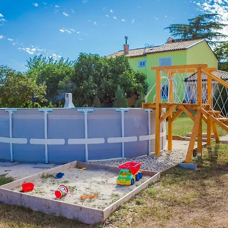 Dom wakacyjny Mit Privatpool Fuer 6 Personen Ca 67 Qm In Zminj, Istrien Binnenland Von Istrien