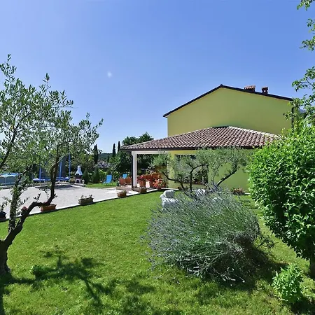 Mit Privatpool Fuer 6 Personen Ca 67 Qm In Zminj, Istrien Binnenland Von Istrien Žminj
